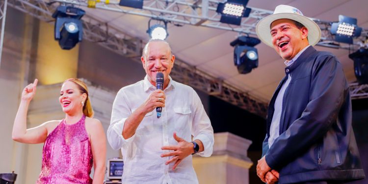 Ulises exhorta santiagueros a continuar mejorando la marca Santiago y resalta celebración fiestas patronales de Santiago Apóstol