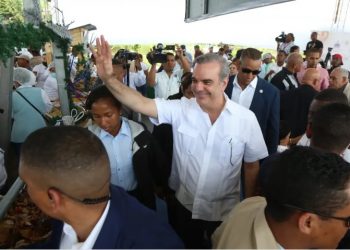 Abinader encabezará cinco inauguraciones de obras y entregará títulos este sábado