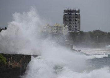 Beryl deja casi medio millón de personas sin agua