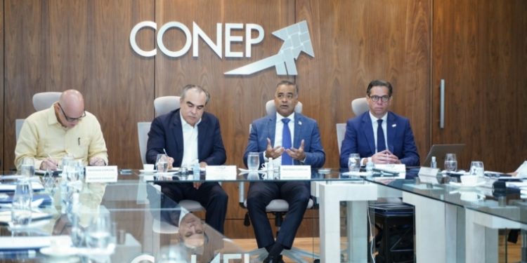 Gobierno presenta plan Meta RD 2036 a la junta directiva del Conep