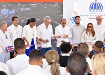 Presidente Abinader encabeza actos inaugurales de obras en SPM y La Altagracia