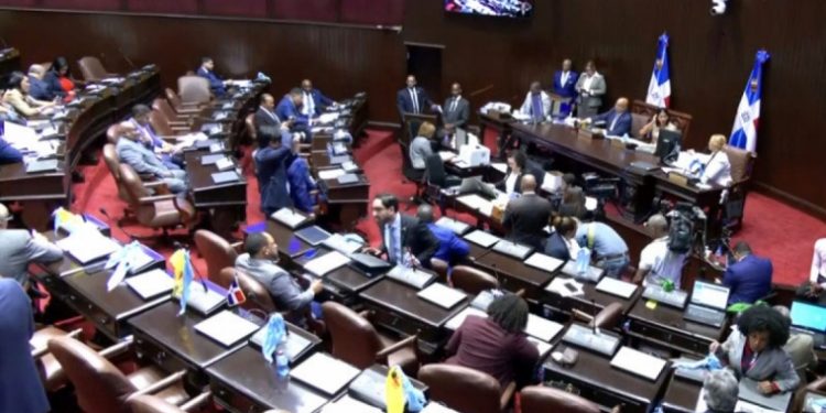 Diputados escuchan propuestas sobre proyecto del Código Penal