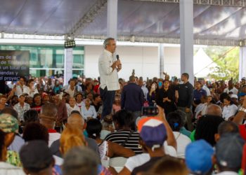 Presidente Abinader promete entregar 300,000 nuevos títulos en los próximos 4 años