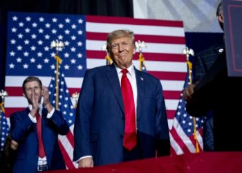 Republicanos oficializan candidatura de Trump