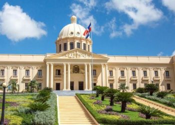 Abinader cancela 29 funcionarios del servicio exterior y cambia viceministros del MAP