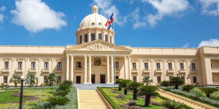 Abinader cancela 29 funcionarios del servicio exterior y cambia viceministros del MAP