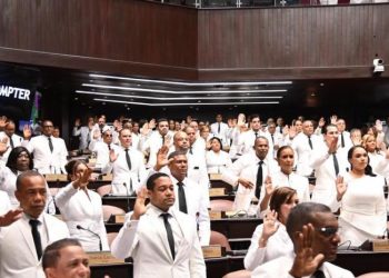 Instalan bufete directivo de la Cámara de Diputados; Pacheco a unanimidad repite como presidente