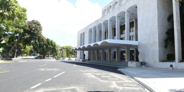 Teatro Nacional impecable tras toma de posesión de Abinader
