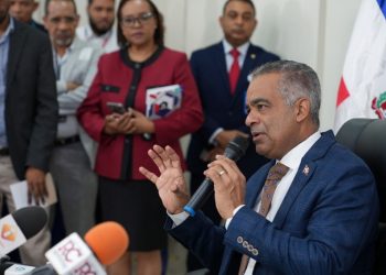 Ministro Energía explica que generación de electricidad en julio y agosto registra niveles récords