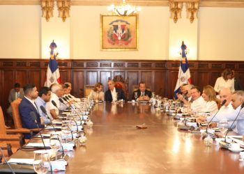 Abinader trató anoche sobre compromiso y ética en una reunión con sus ministros