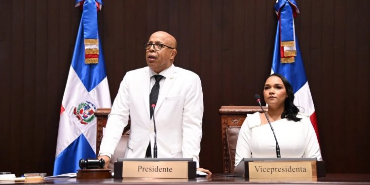 Alfredo Pacheco Reelegido Como Presidente de la Cámara de Diputados