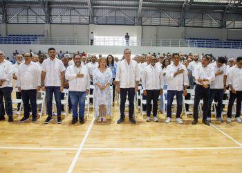 Presidente Abinader inaugura Escuela Básica y Multiuso en La Vega; también visitó Expo-Vega Real 2024 y Laboratorio Biovega