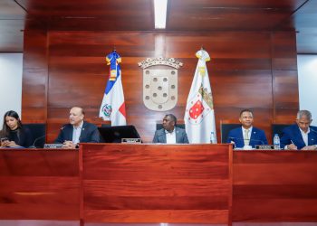 Ulises exhorta regidores a realizar una gestión memorable en beneficiio de Santiago