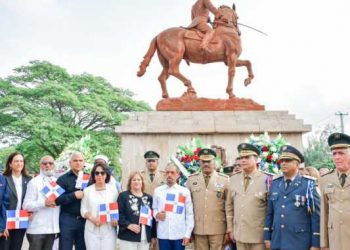Efemérides Patrias celebra el 161 aniversario de la Restauración de la República