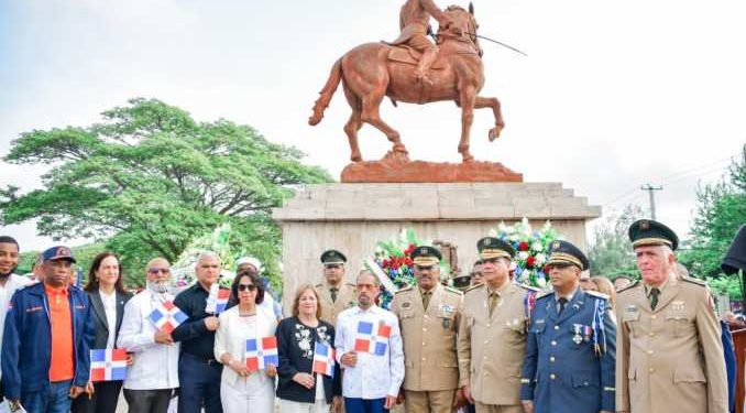 Efemérides Patrias celebra el 161 aniversario de la Restauración de la República