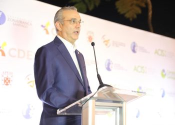 Presidente Luis Abinader reafirma compromiso con el desarrollo de Santiago y el Cibao.