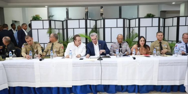 Presidente Abinader encabeza reunión de seguimiento al Plan de Seguridad Ciudadana