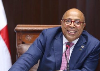 Alfredo Pacheco apoya la propuesta para reducir el número de diputados en el Congreso