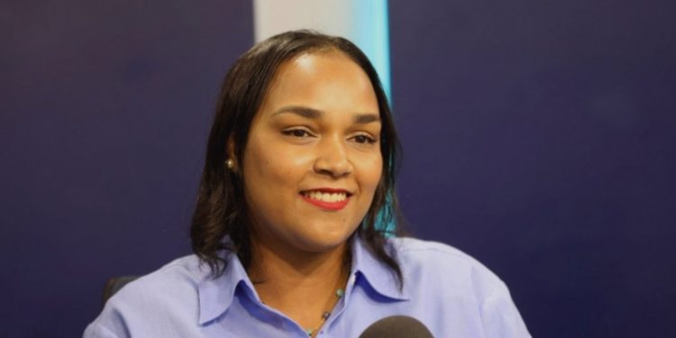 Dharuelly D Aza, decisión y compromiso a favor de Santiago