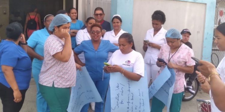 Enfermeras protestan en centros hospitalarios zonas del Cibao