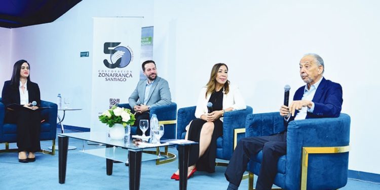 Periodistas exponen sobre el legado y evolución del periodismo dominicano