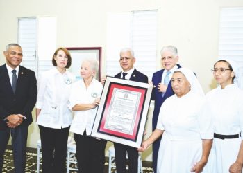 Senado reconoce al Hospicio San Vicente de Paúl