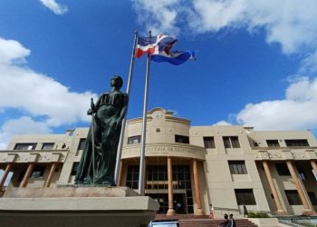 Aplazan medida coerción de cabo por muerte médico en Santiago