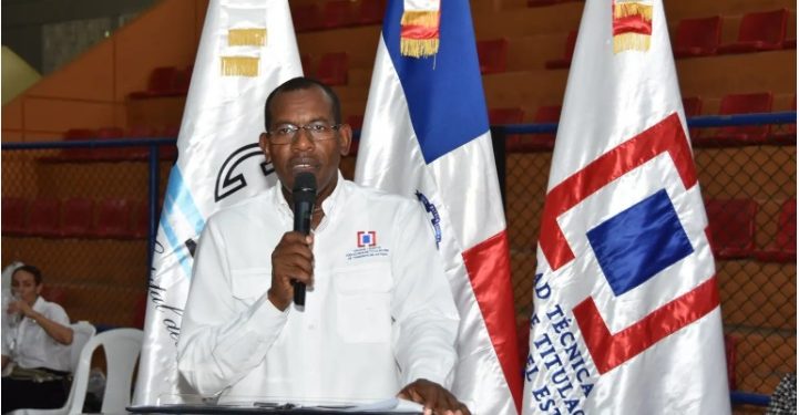 Gobierno proyecta entregar 2 mil títulos de propiedad en Barahona