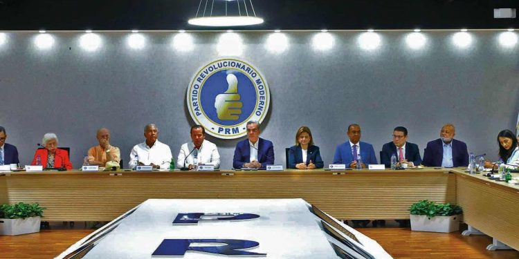 Dirección Ejecutiva del PRM se alinea con Luis Abinader