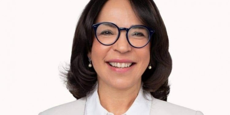 Vicealcaldesa traza pautas para sacar de la insalubridad a mercados de Santiago