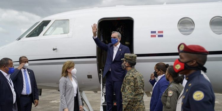 Viaje número 30: Abinader parte hoy hacia Estados Unidos