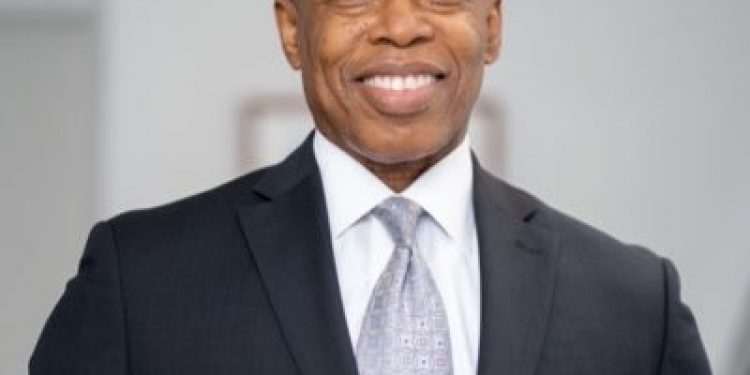 Fiscalía federal dice que alcalde de Nueva York, Eric Adams, abusó de sus cargos públicos