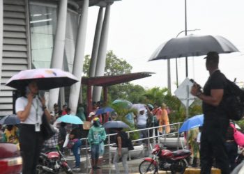 Activa onda tropical provoca lluvia en gran parte del país; mantiene alertas meteorológicas