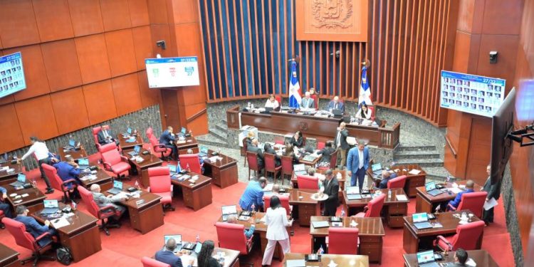 Senadores envían a Comisión de Interior y Policía y Seguridad Ciudadana ley DNI