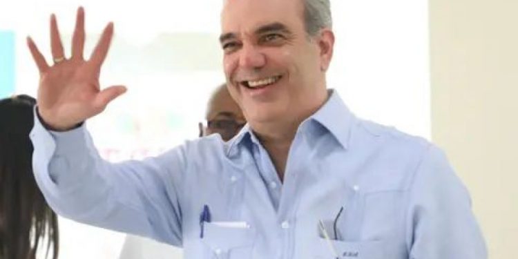 Abinader inaugurará cuatro obras en Santo Domingo y en La Vega este sábado