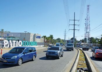 Obras Públicas realiza trabajos para agilizar tránsito en avenida República de Colombia