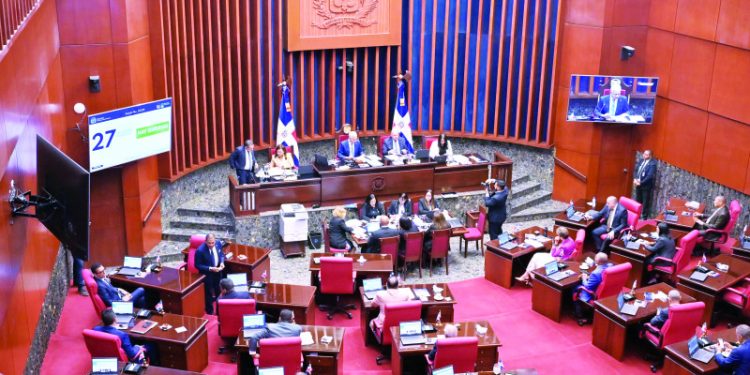 Senado aprueba proyecto reforma a la Constitución