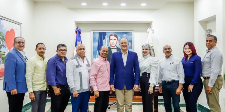 Alcaldía de Santiago y AMAPROSAN acuerdan trabajar juntos en la transformación del Hospedaje Yaque