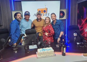 A Nivel Radio celebra su segundo aniversario con una entrega especial con la participación de Luis Luna.