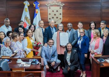 Ayuntamiento de Santiago reconoce a Susi Pola como Hija Adoptiva de Santiago de los Caballeros
