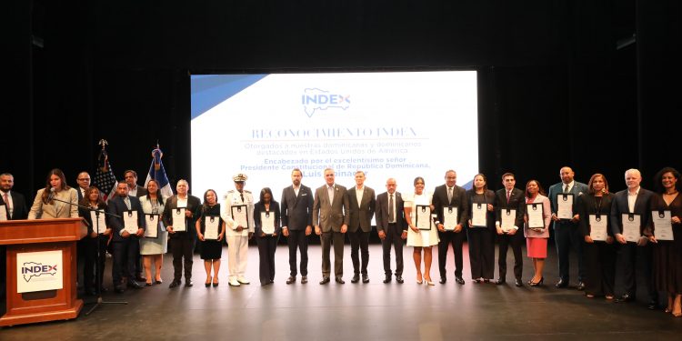 Presidente Luis Abinader reconoce a dominicanas y dominicanos destacados en Estados Unidos
