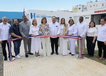 Gobierno entrega centro en LV y da palazo para ampliar hospital