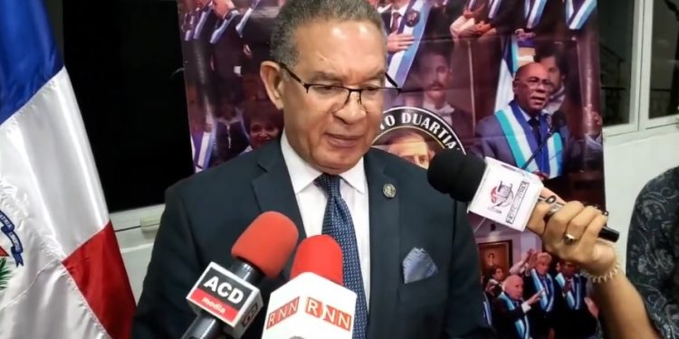 Denuncian «acoso y extorsión» internacional contra Dominicana