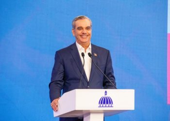 Abinader defiende programas sociales aplica el Gobierno