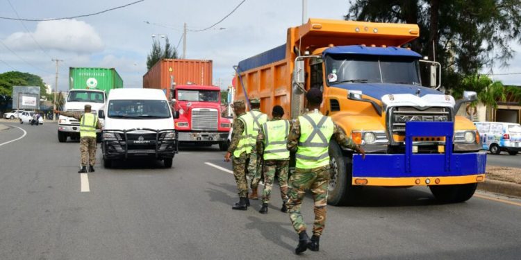 Intrant prohíbe circulación de vehículos pesados en malecón y otras zonas restringidas