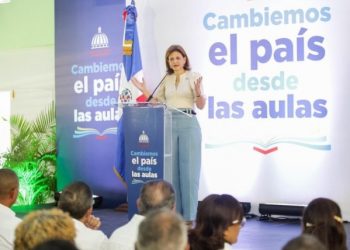Vicepresidenta Raquel Peña inaugura obras en localidades de San Cristóbal