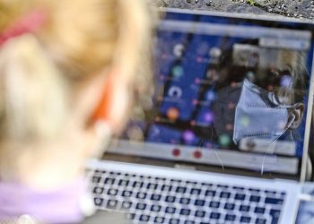 Al menos 10 detenidos por supuesta red de chantaje cibernético en Santiago