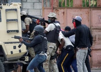 Bandas disparan contra dos vehículos de la embajada de EE.UU. en Haití sin víctimas