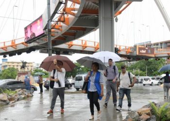 Domingo bastante caluroso y con aguaceros en distintos puntos del país