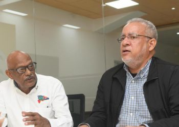 Los bananeros necesitan regular a sus 14,000 trabajadores haitianos